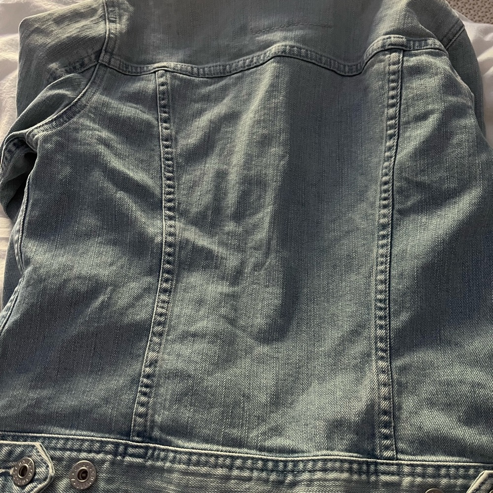 Mya Jacket: Perfect Condition Jacket. Same as stock photo, with a lighter wash! - Picture 4 of 4